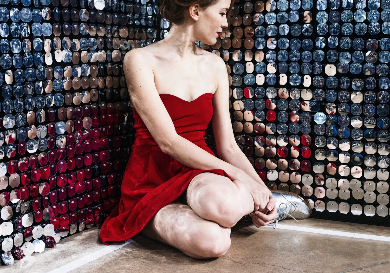 Look 01 — crimson column dress